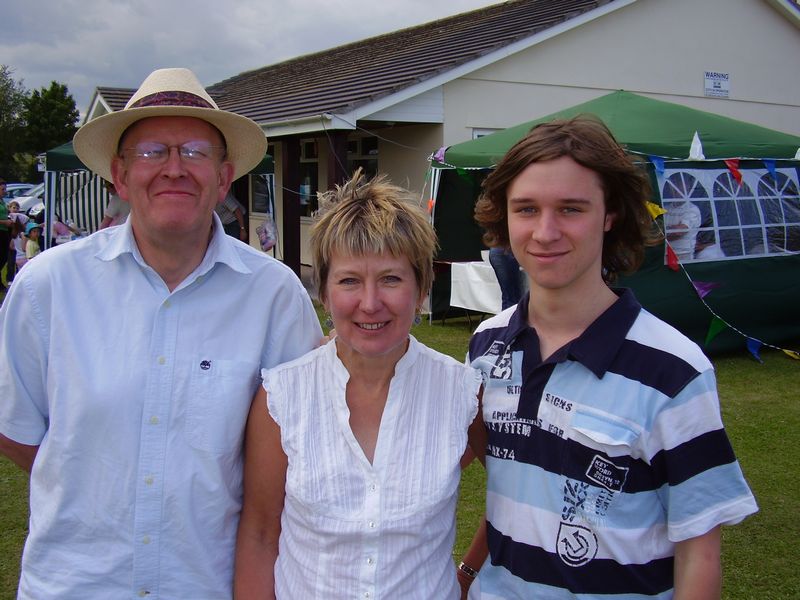81 Sue and Laurence Philipson and Richard.JPG